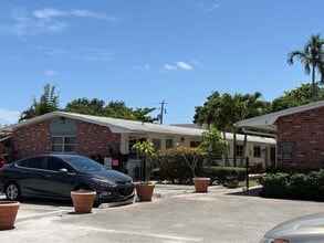 2236 Jackson St in Hollywood, FL - Building Photo - Building Photo
