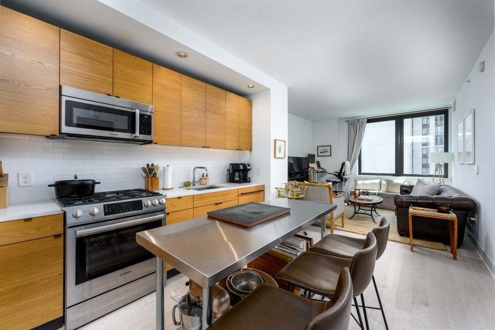 10 Provost St in Jersey City, NJ - Building Photo