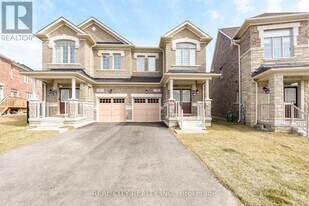 38 Silver Mdw Gdns in Hamilton, ON - Building Photo