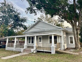 37514 Howard Ave in Dade City, FL - Building Photo