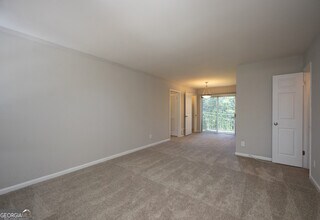 4883 Roswell Rd in Sandy Springs, GA - Building Photo - Building Photo