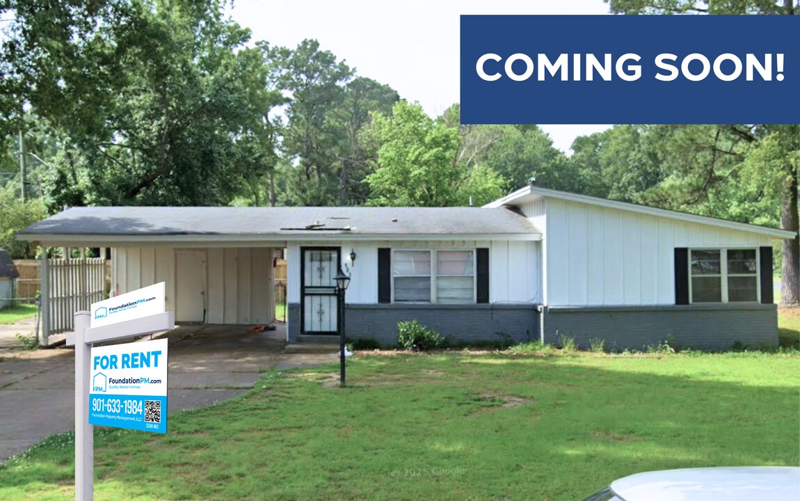 5039 Colewood Ave in Memphis, TN - Foto de edificio
