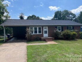 405 Copeland Park in Mount Holly, NC - Building Photo