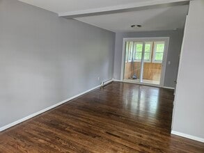 81 E Pattagansett Rd in East Lyme, CT - Building Photo - Building Photo