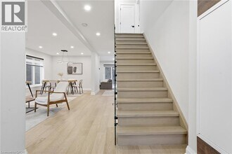 108 Greenshire Dr in Hamilton, ON - Building Photo - Building Photo