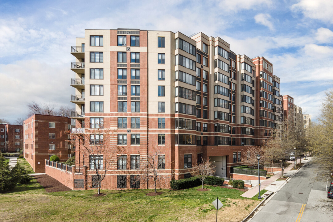 The Park at Courthouse in Arlington, VA - Building Photo