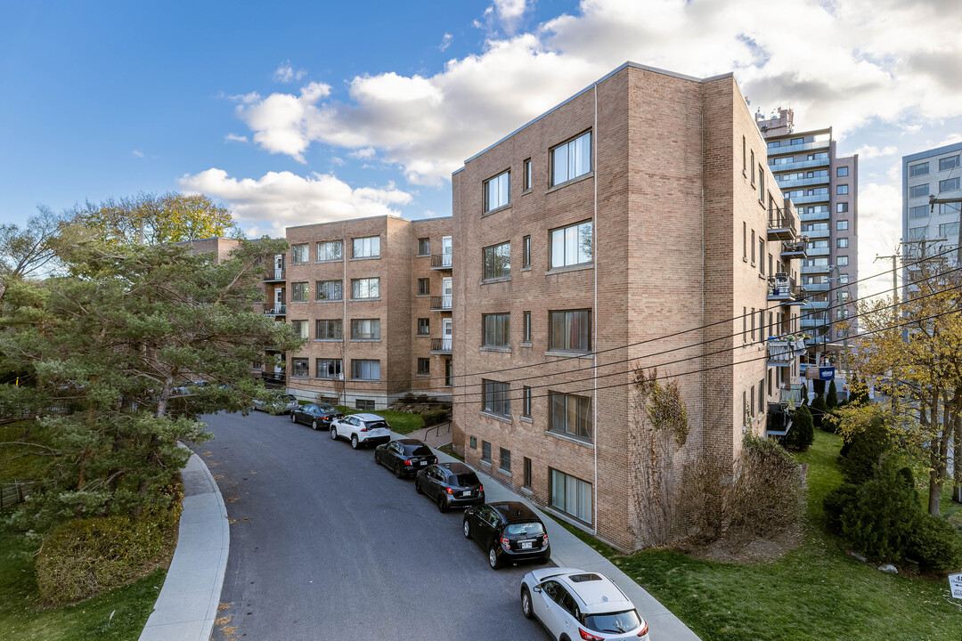 4840 Bonavista Ch in Montréal, QC - Building Photo