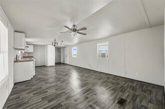 454 Sandy Bass Ln in Newark, TX - Building Photo - Building Photo