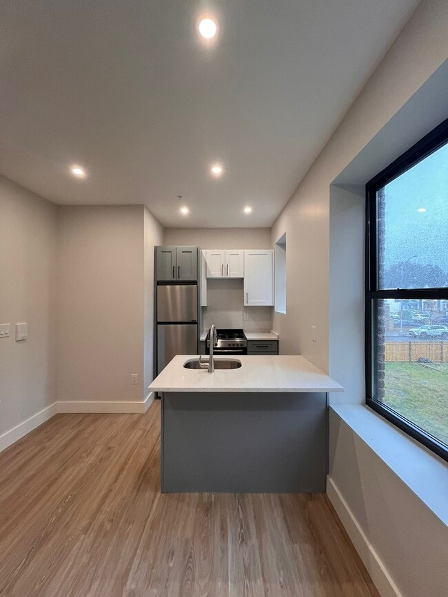 269 Martin Luther King Jr Dr, Unit 2C in Jersey City, NJ - Foto de edificio - Building Photo