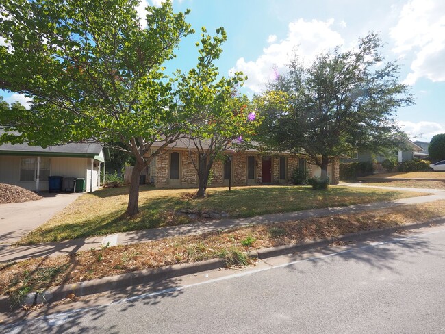 809 Maryland Dr in Austin, TX - Building Photo - Building Photo