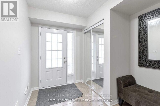 12 Ganton Heights in Brampton, ON - Building Photo - Building Photo