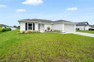 3066 NW 4th Ave in Cape Coral, FL - Building Photo - Building Photo