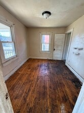 1236 E Clay St in Decatur, IL - Building Photo - Building Photo