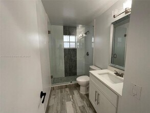 735 Sand Creek Cir in Weston, FL - Building Photo - Building Photo