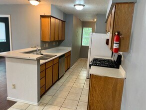 5701 Spring Meadow Rd-Unit -5701-A SPRGMDW in Austin, TX - Building Photo - Building Photo