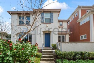 328 Selby Lane in Livermore, CA - Building Photo