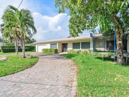 16473 NE 31st Ave in Miami, FL - Building Photo