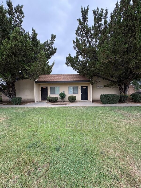 property at 1400 W Elowin Ave