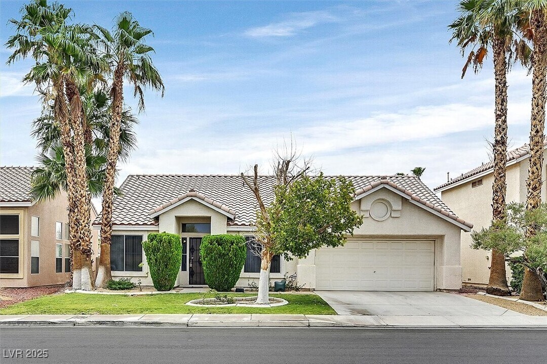 2970 Seasons Ave in Henderson, NV - Building Photo