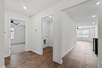 1047 Limpkin St in Crestview, FL - Foto de edificio - Building Photo