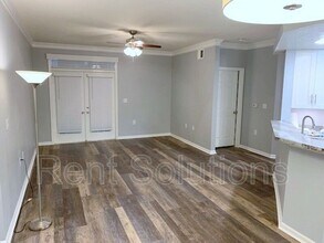 5110 Bay Club Cir in Tampa, FL - Building Photo - Building Photo