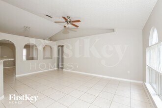 681 Sauders Rd SE in Palm Bay, FL - Foto de edificio - Building Photo