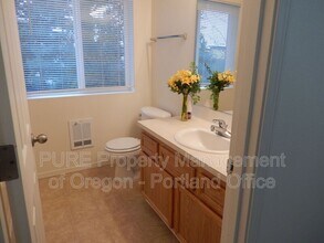 141 NE 147th Ave in Portland, OR - Building Photo - Building Photo