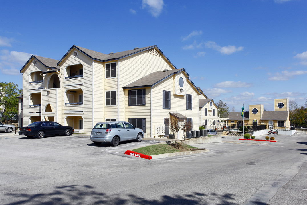 Hill Country in San Marcos, TX - Building Photo