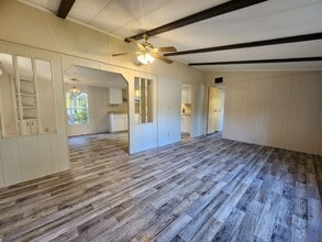 610 SE 128th Ave in Silver Springs, FL - Building Photo - Building Photo