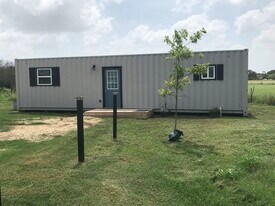 862 Hard Luck Rd in Marion, TX - Building Photo