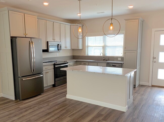 8031 W 143rd Ter in Overland Park, KS - Building Photo - Building Photo