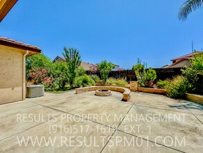 5876 Dulwich Way in Sacramento, CA - Building Photo - Building Photo