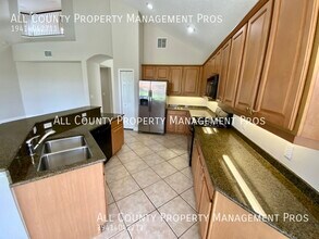 642 Foggy Morn Ln in Bradenton, FL - Building Photo - Building Photo
