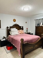 18700 NE 3rd Ct in Miami, FL - Building Photo - Building Photo