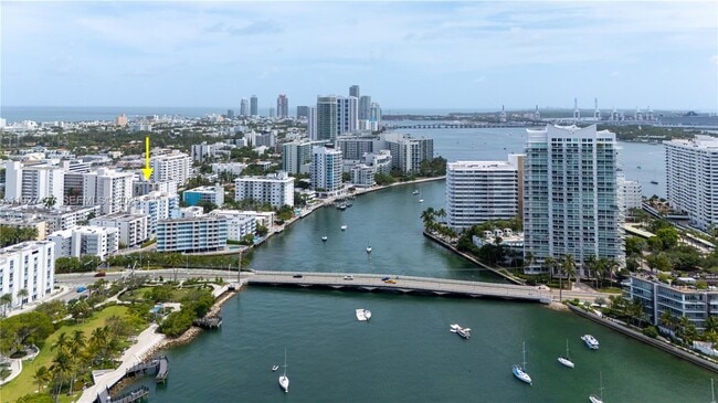 1340 Lincoln Rd in Miami Beach, FL - Building Photo - Building Photo