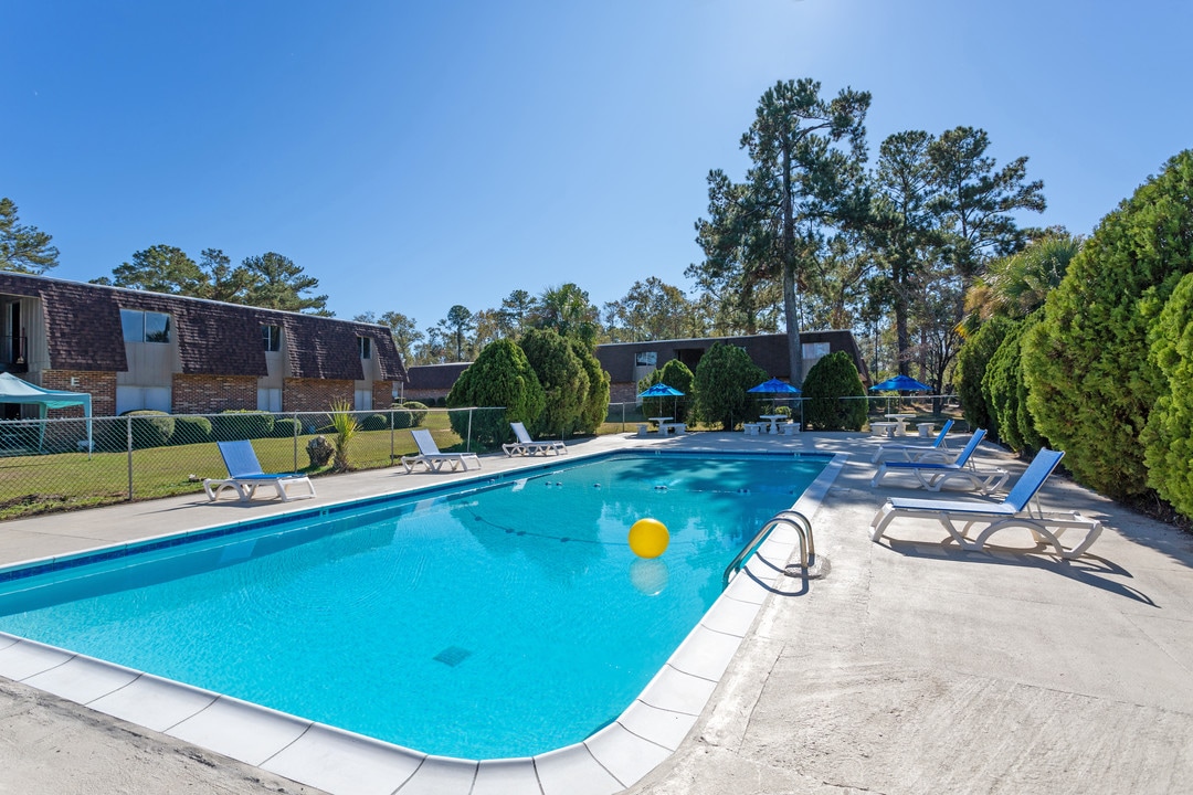 East Lake Apartments in Albany, GA - Building Photo