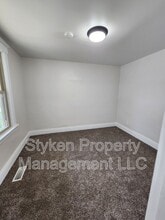 142 N Fulton Ave in Bradley, IL - Building Photo - Building Photo