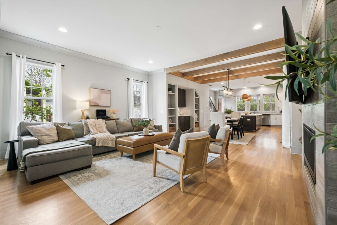 6368 Alamo Pl in Nashville, TN - Building Photo