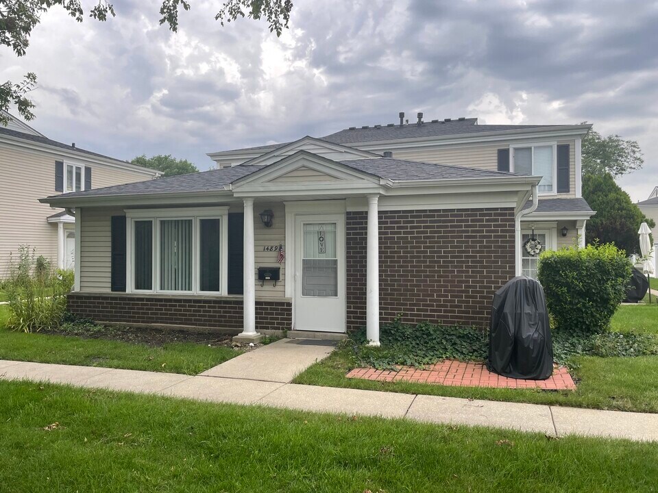 1489 Quaker Ln in Prospect Heights, IL - Building Photo