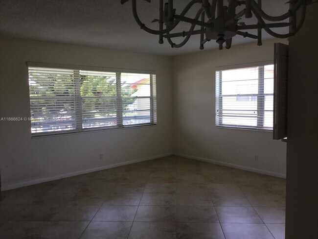 278 Camden L in West Palm Beach, FL - Building Photo - Building Photo