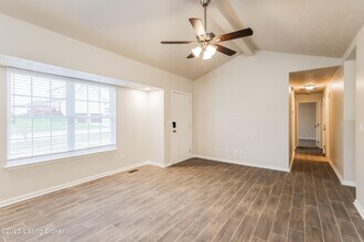 10103 Lancewood Rd in Louisville, KY - Building Photo - Building Photo