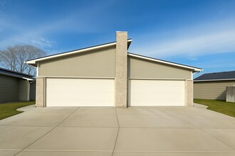 11649-11651 E Harry Ct in Wichita, KS - Building Photo - Building Photo