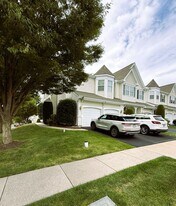 240 Honey Hollow Ln in Chalfont, PA - Building Photo