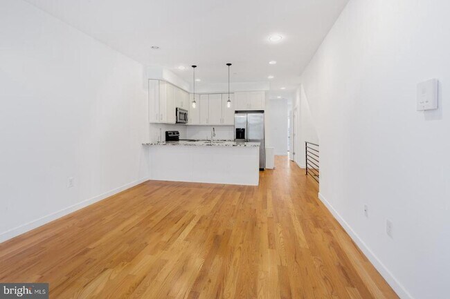 2309 E Oakdale St in Philadelphia, PA - Building Photo - Building Photo