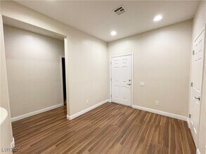 720 Indian Garden St in Las Vegas, NV - Building Photo - Building Photo