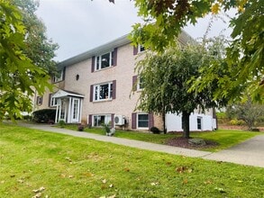 300 Rano Blvd in Vestal, NY - Building Photo - Building Photo