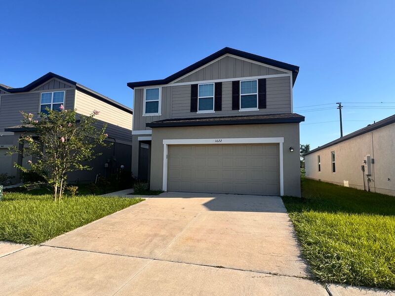1022 Kelly Fern Lp in Ruskin, FL - Building Photo