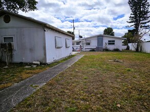 6819 Hammock Rd in Port Richey, FL - Building Photo - Building Photo