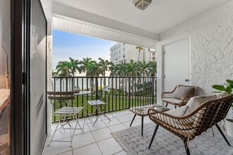 6287 Bahia del Mar Cir, Unit 312 in St. Petersburg, FL - Building Photo - Building Photo