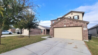 2037 Brandywine Dr in New Braunfels, TX - Building Photo - Building Photo